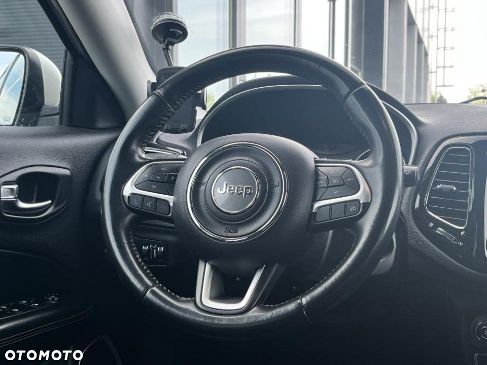 Jeep Compass - 28