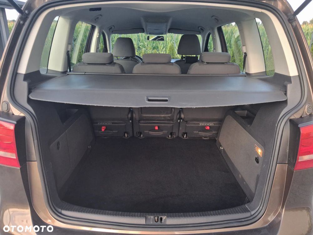 Volkswagen Touran - 19