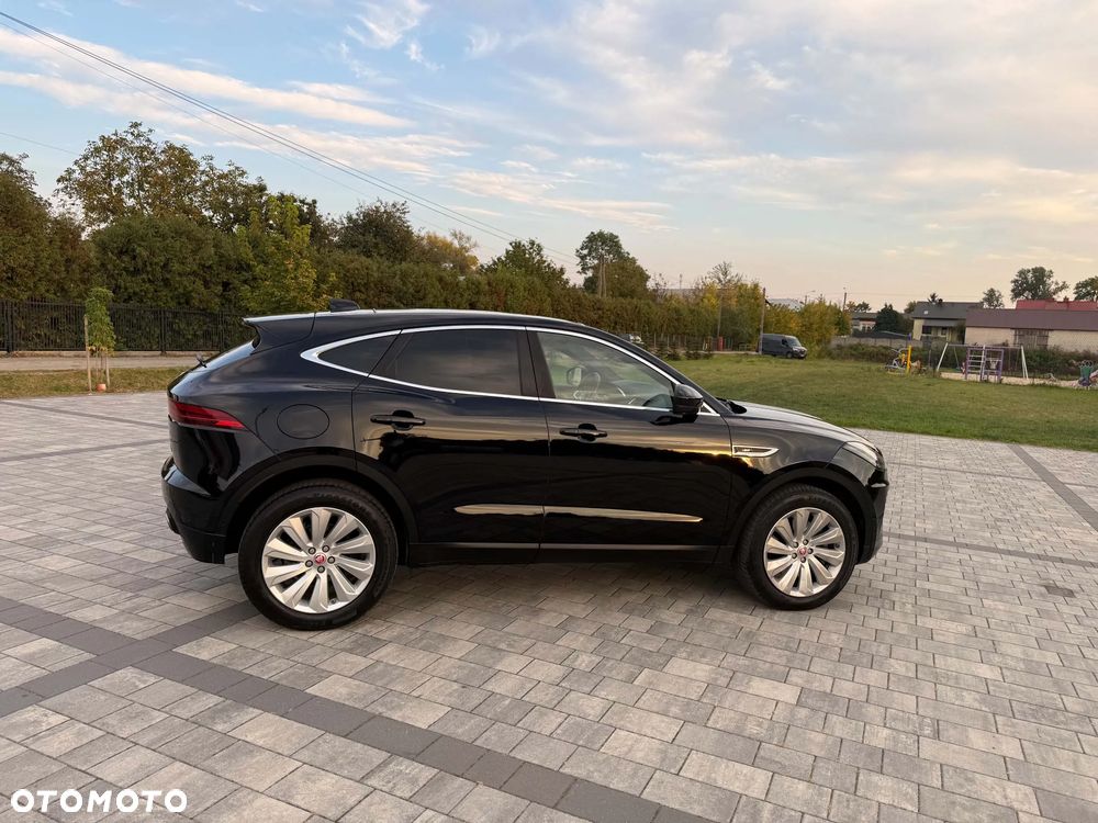 Jaguar E-Pace 2018 photo 2
