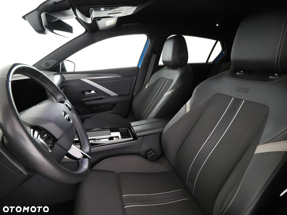 Opel Astra 1.6 T Plug-in Hybrid GS - 14