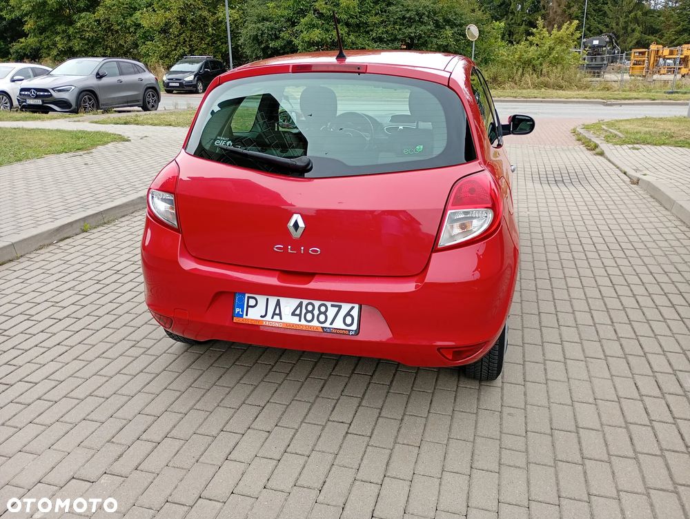 Renault Clio 1.2 16V Alize - 12