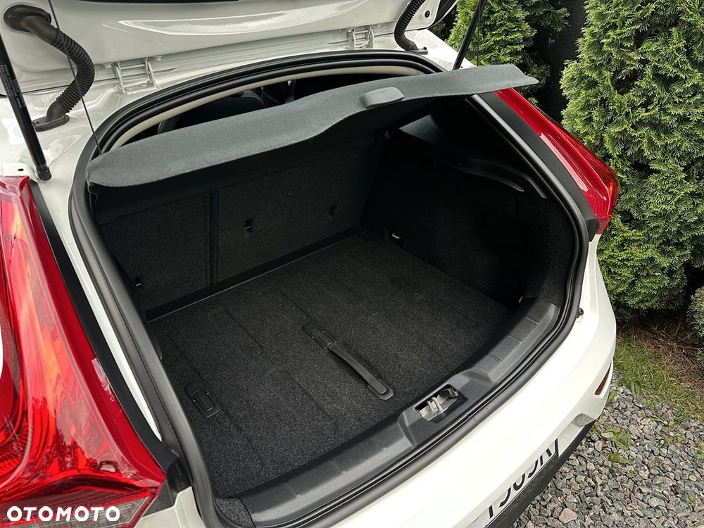 Volvo V40 D2 Momentum - 14