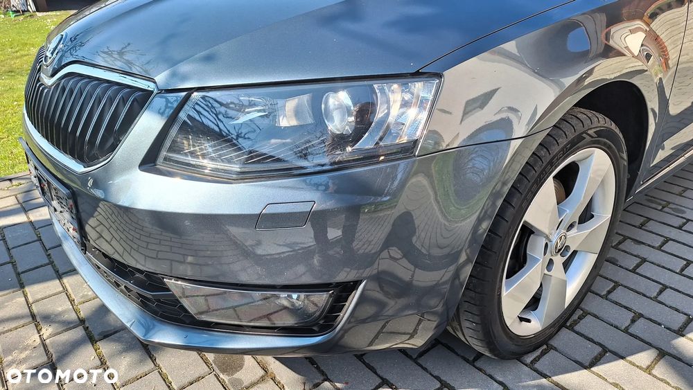 Skoda Octavia 2.0 TDI DSG Style - 2