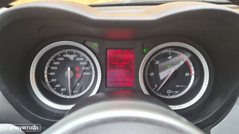 Alfa Romeo 159 Sportwagon 2.0 JTDm Distinctive P.Sport+ - 17