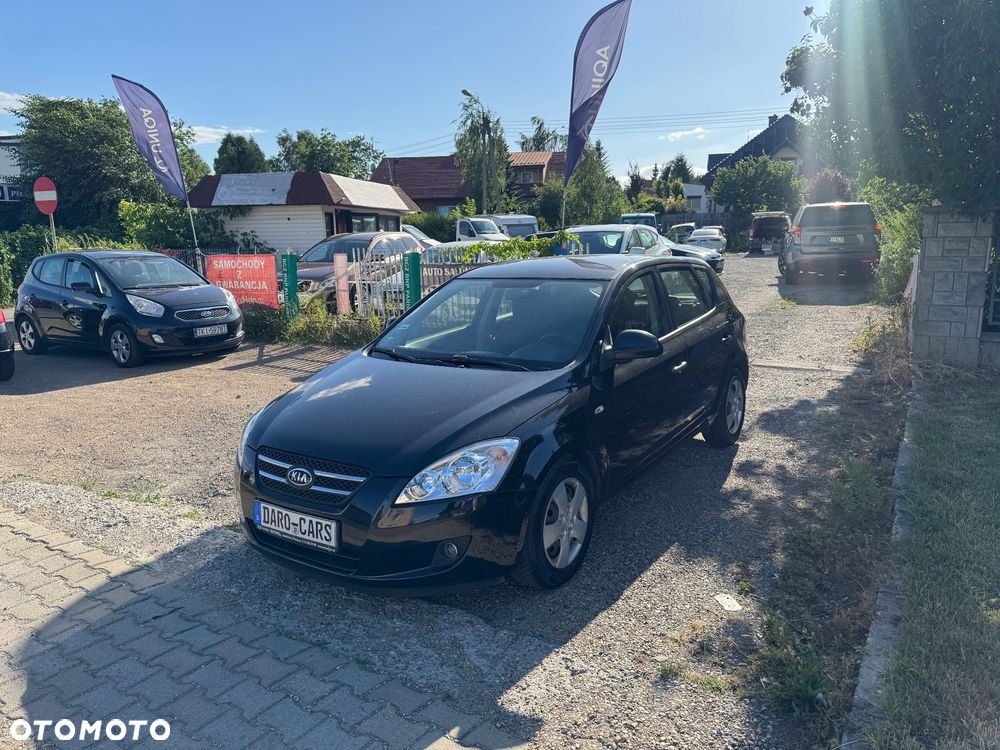 Kia Ceed - 12