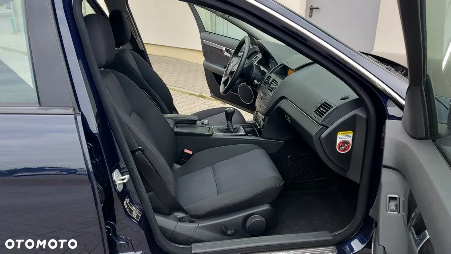 Mercedes-Benz Klasa C 220 CDI Elegance - 18