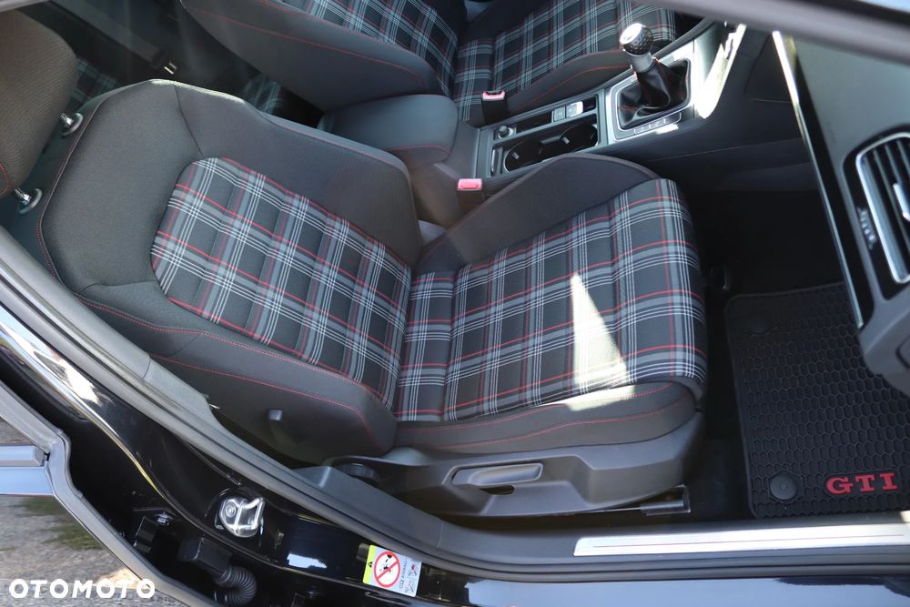 Volkswagen Golf 2.0 TSI BMT GTI - 30