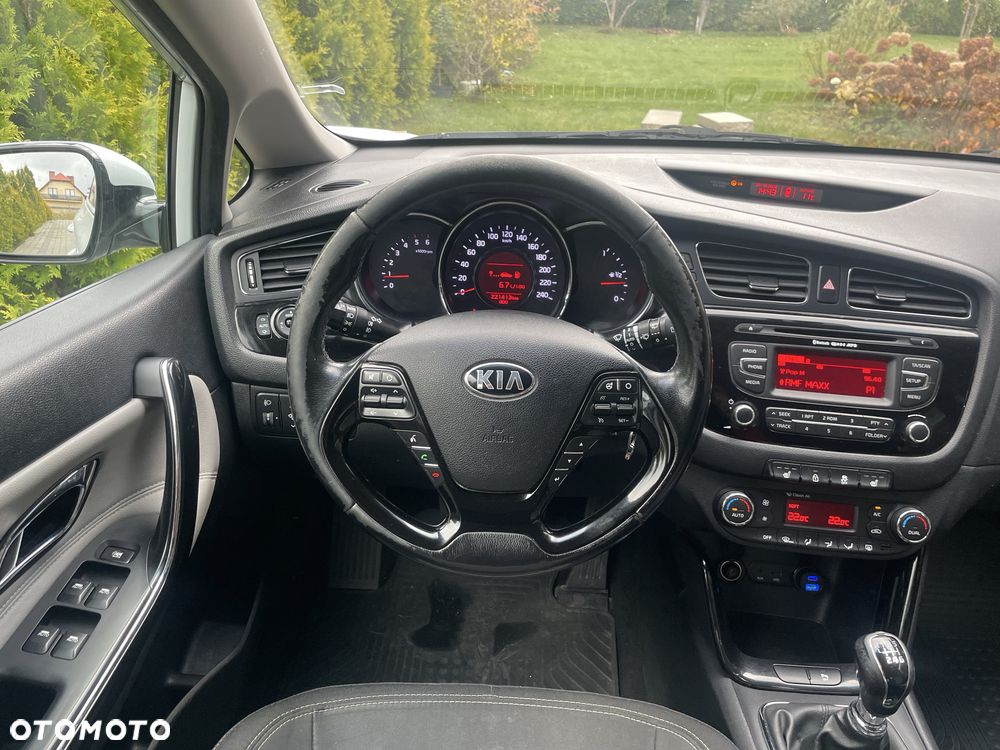 Kia Ceed - 8