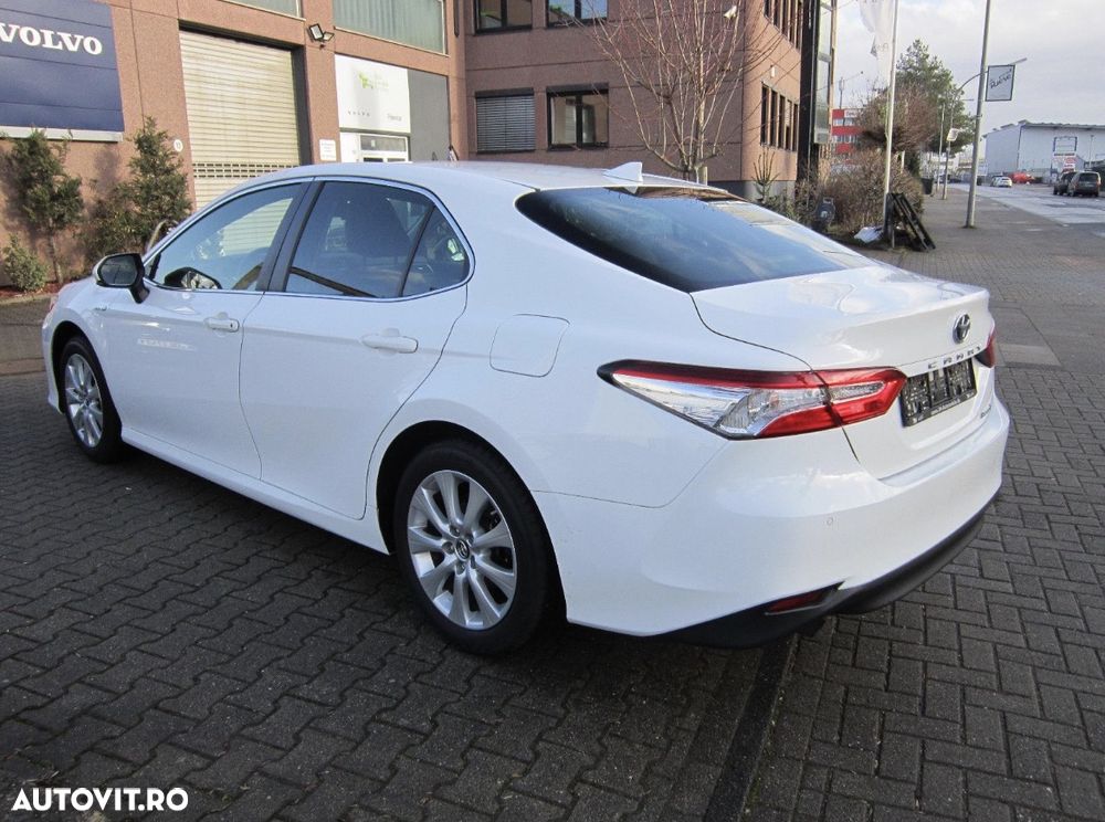 Toyota Camry Executive - 6