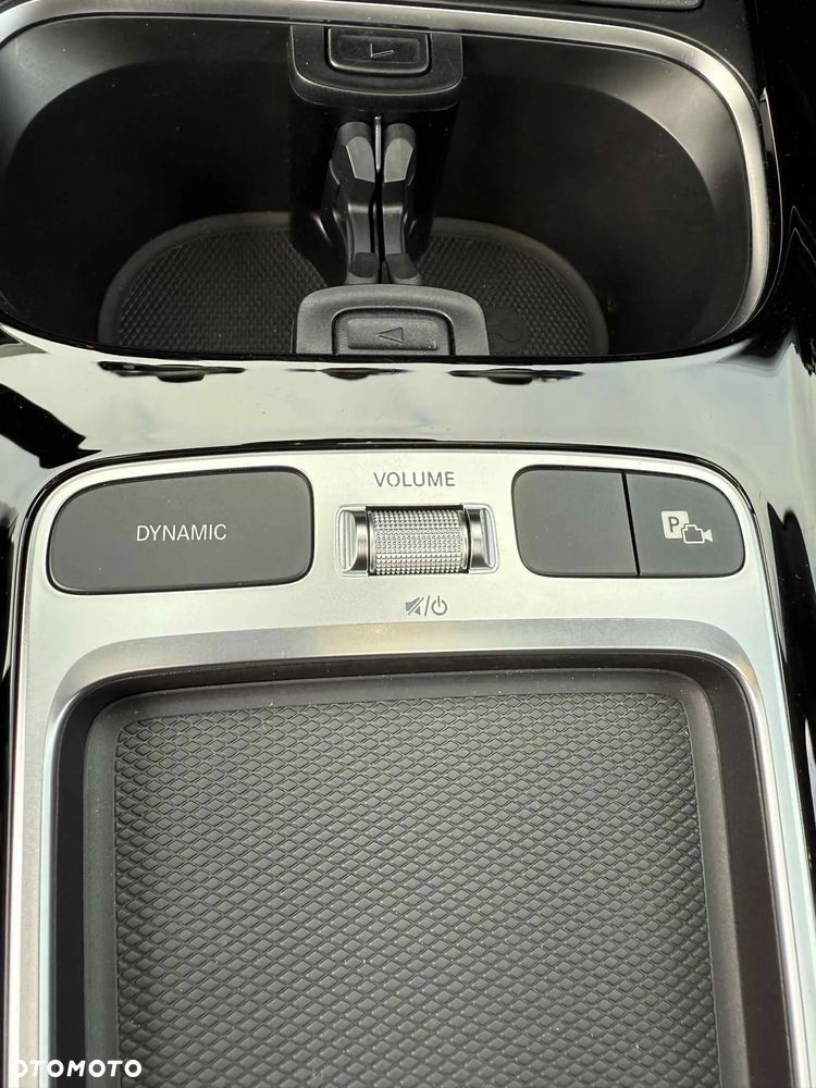 Mercedes-Benz GLB 250 4-Matic AMG Line 8G-DCT - 16