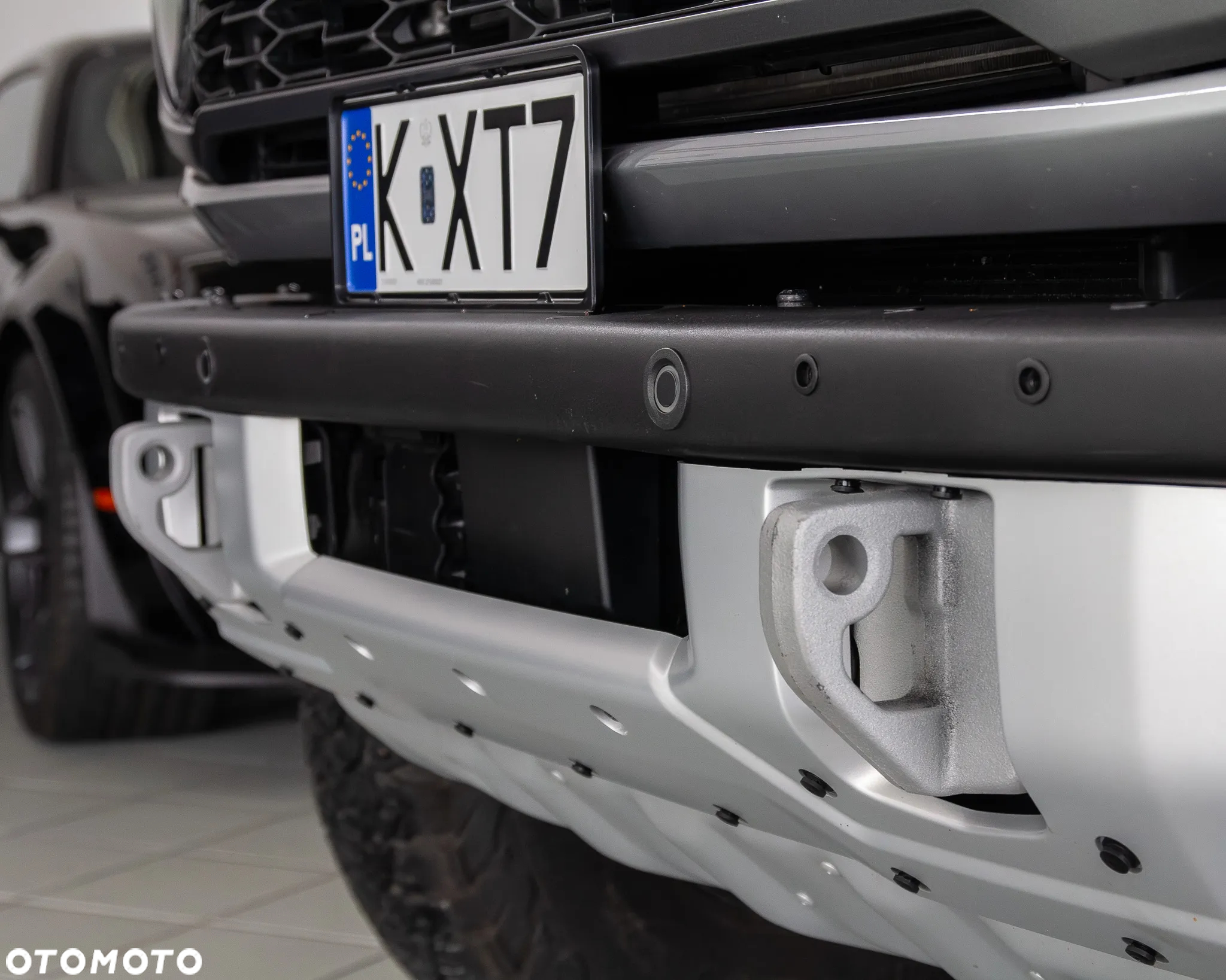 Ford Bronco - 8