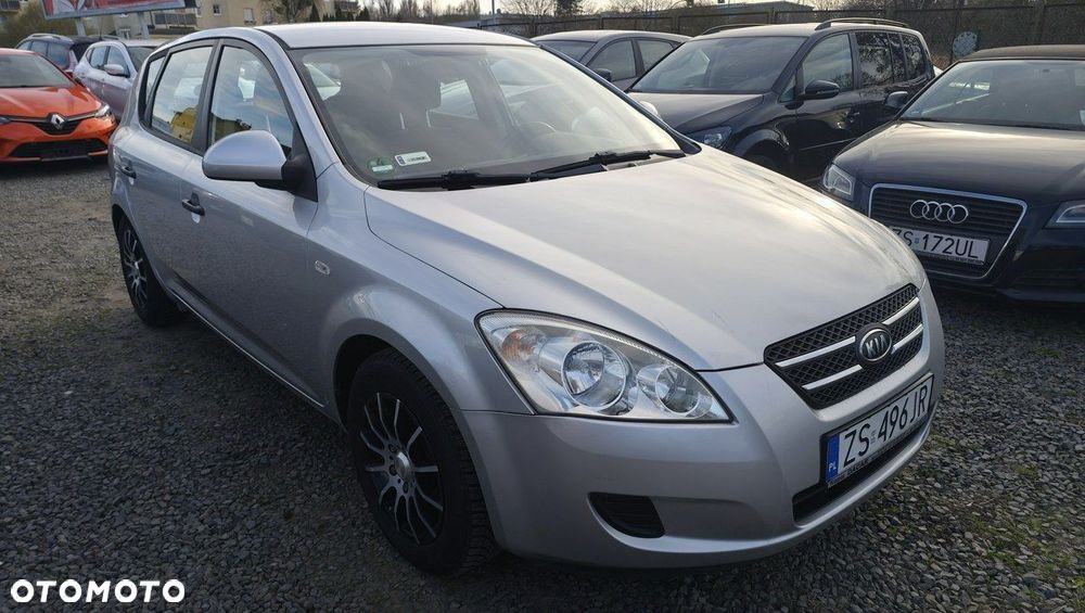 Kia Ceed 1.4 CVVT Attract - 2