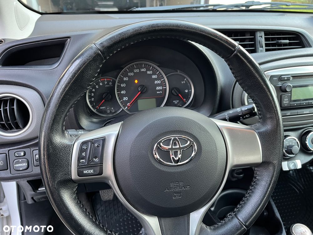 Toyota Yaris 1.0 Sol - 11