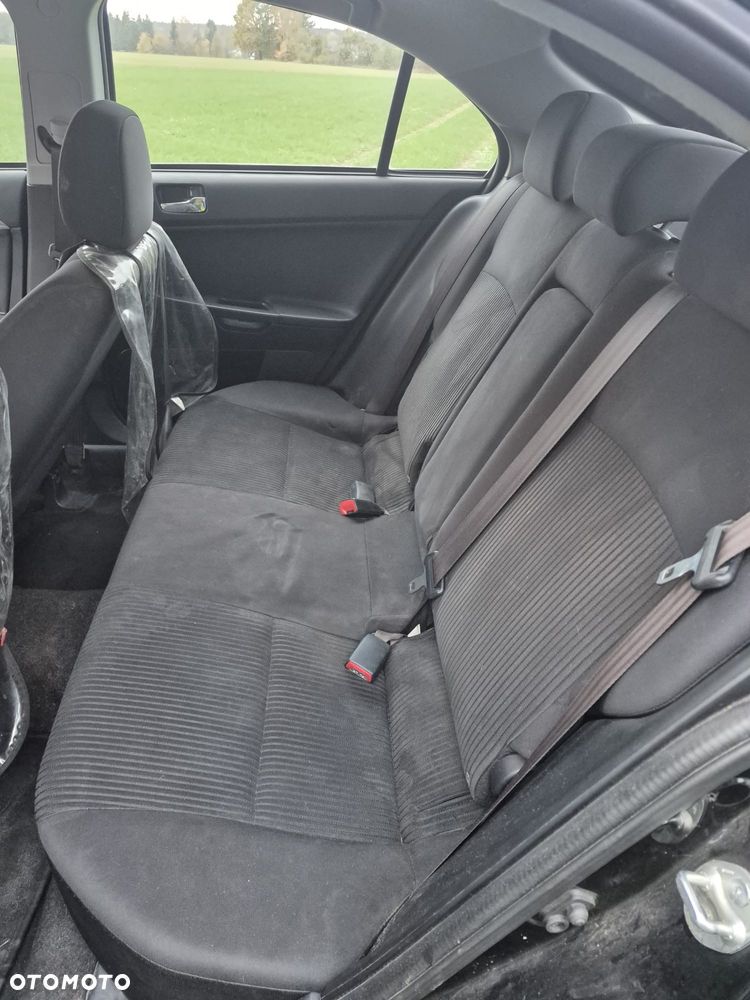 Mitsubishi Lancer - 5