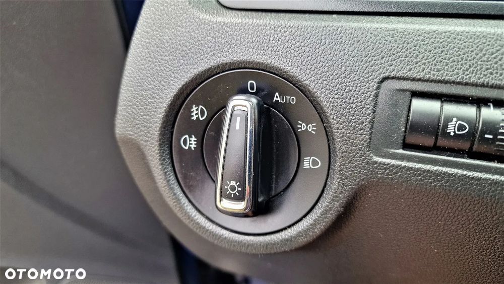 Skoda RAPID 1.0 TSI Ambition - 14