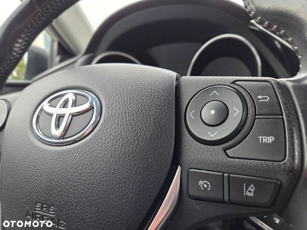 Toyota Auris 1.6 Selection MS - 24