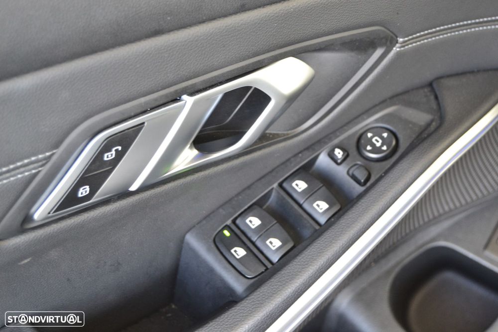 BMW 320 d Touring Line Sport Auto - 22