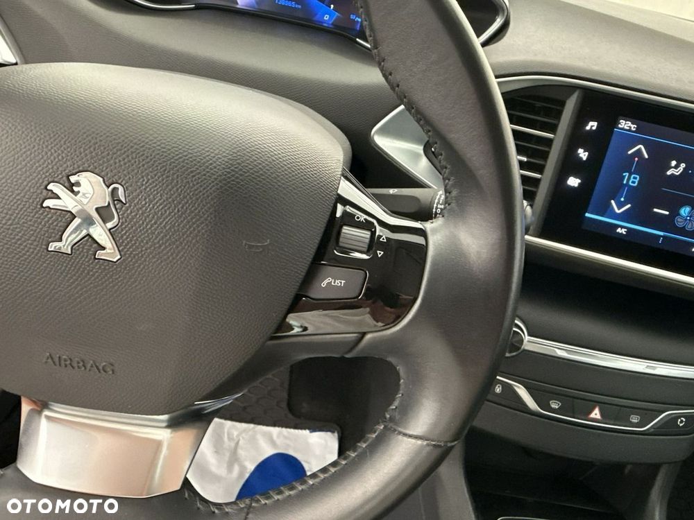 Peugeot 308 - 25