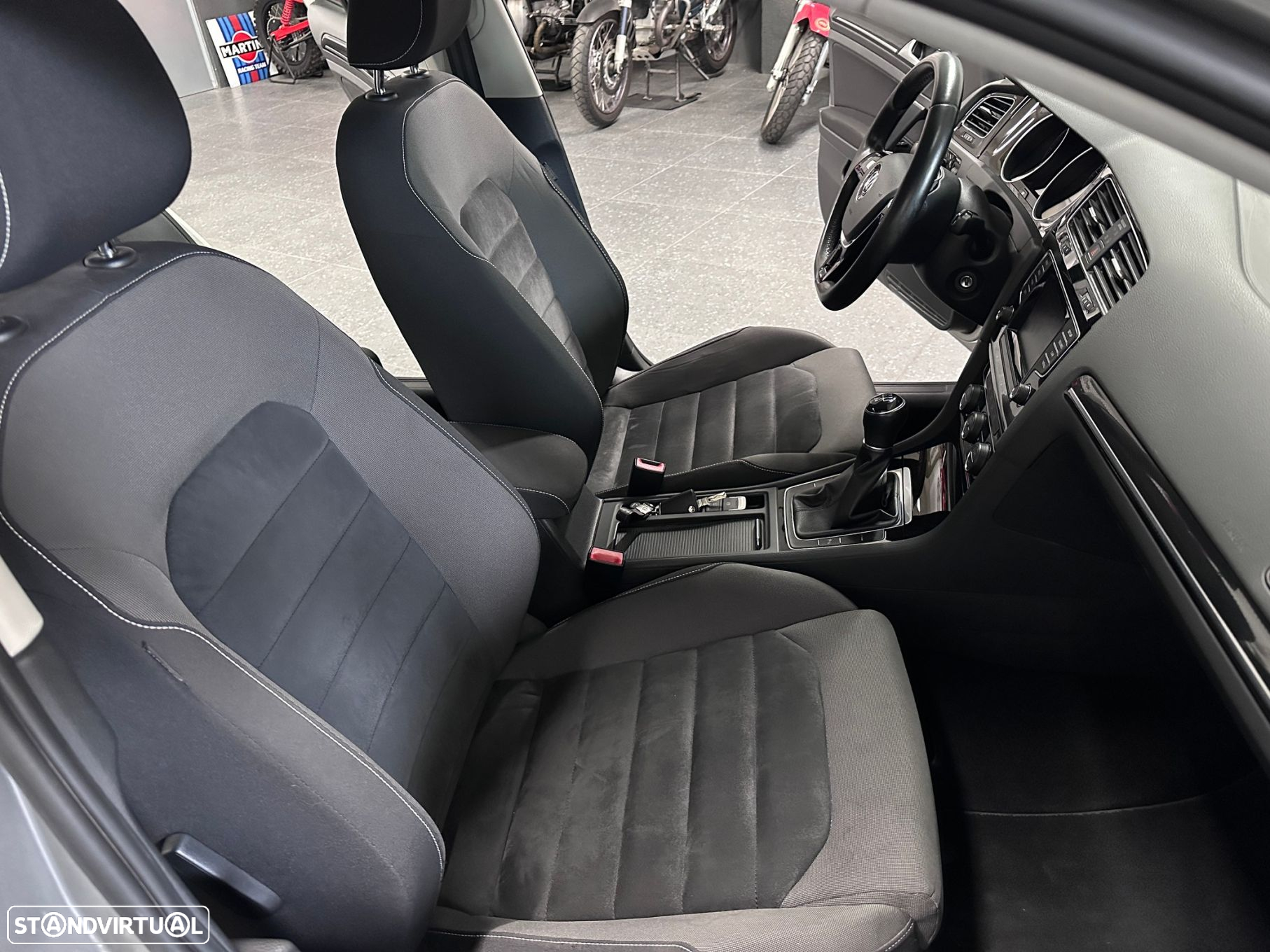 VW Golf 1.6 TDi Highline - 12