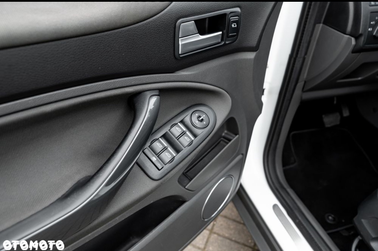 Ford Kuga 2.5 4x4 Titanium - 17