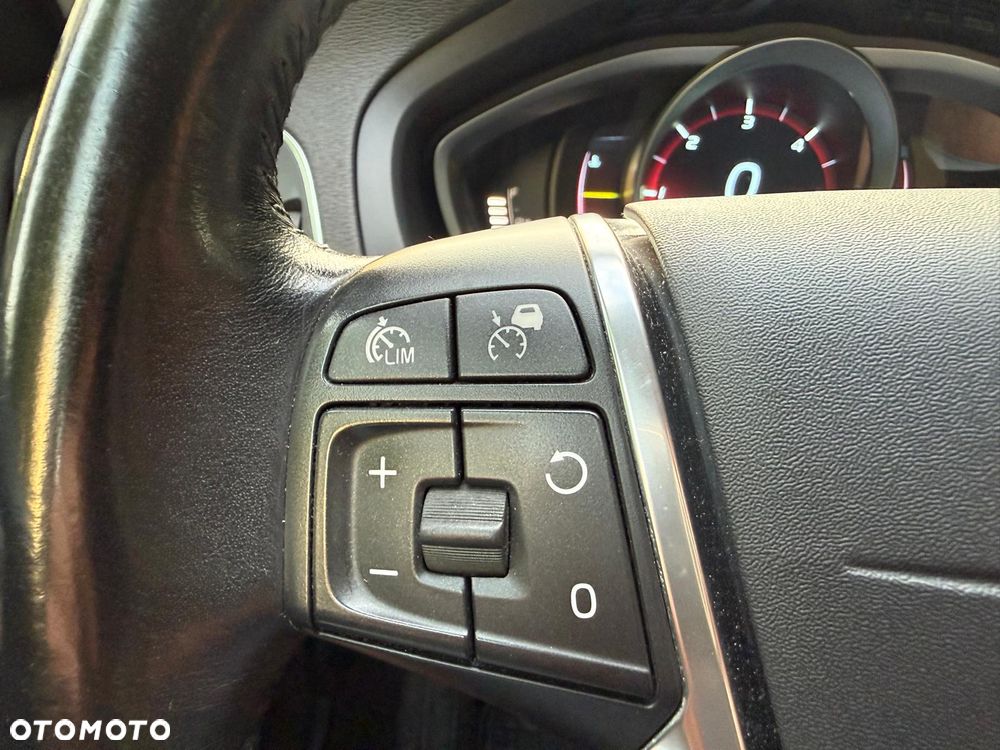 Volvo V40 D2 Momentum - 24