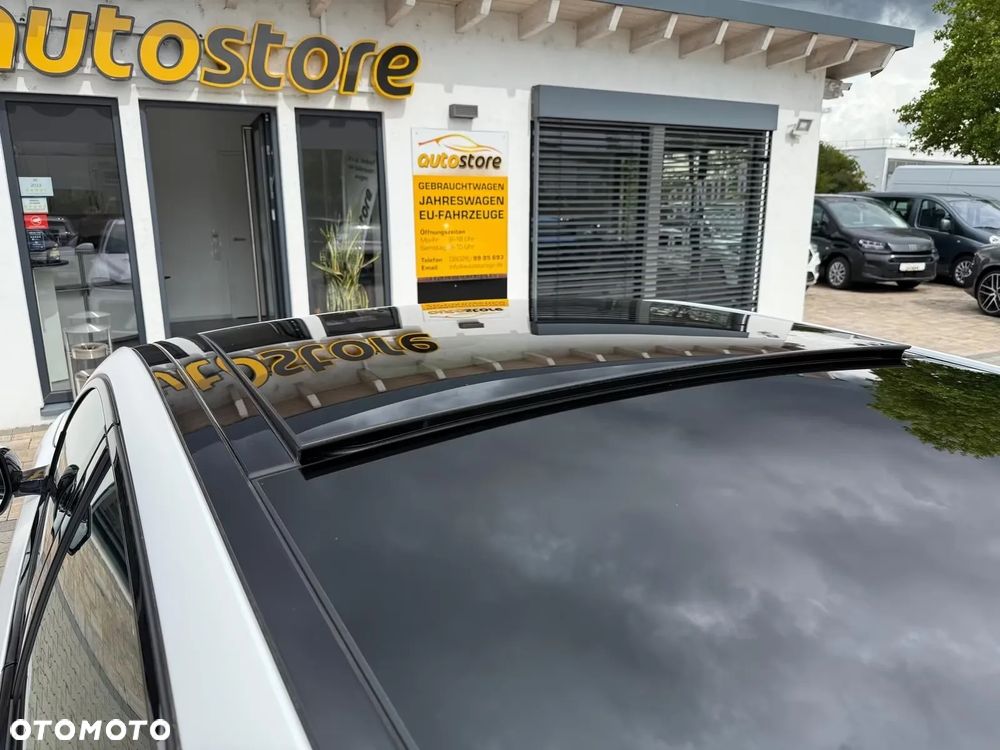 Jaguar F-Pace P550 AWD SVR - 26