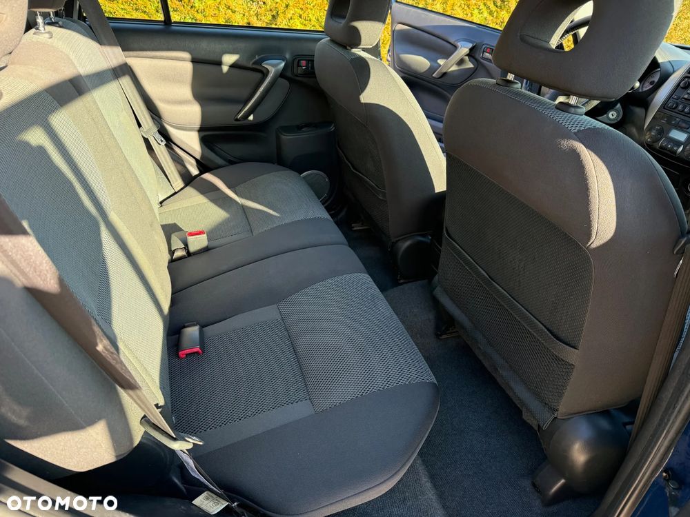 Toyota RAV4 2.0 VVT-i 4x4 - 10