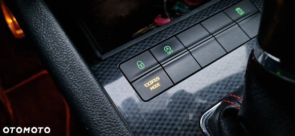 Skoda Octavia 2.0 TDI DSG RS - 16