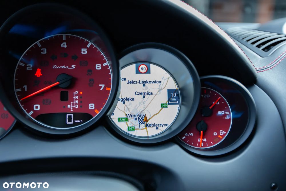 Porsche Cayenne Turbo S - 31