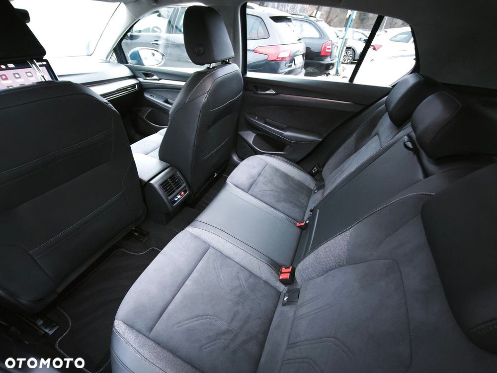 Volkswagen Golf 1.5 TSI EHybrid PHEV 150kW Style DSG - 18