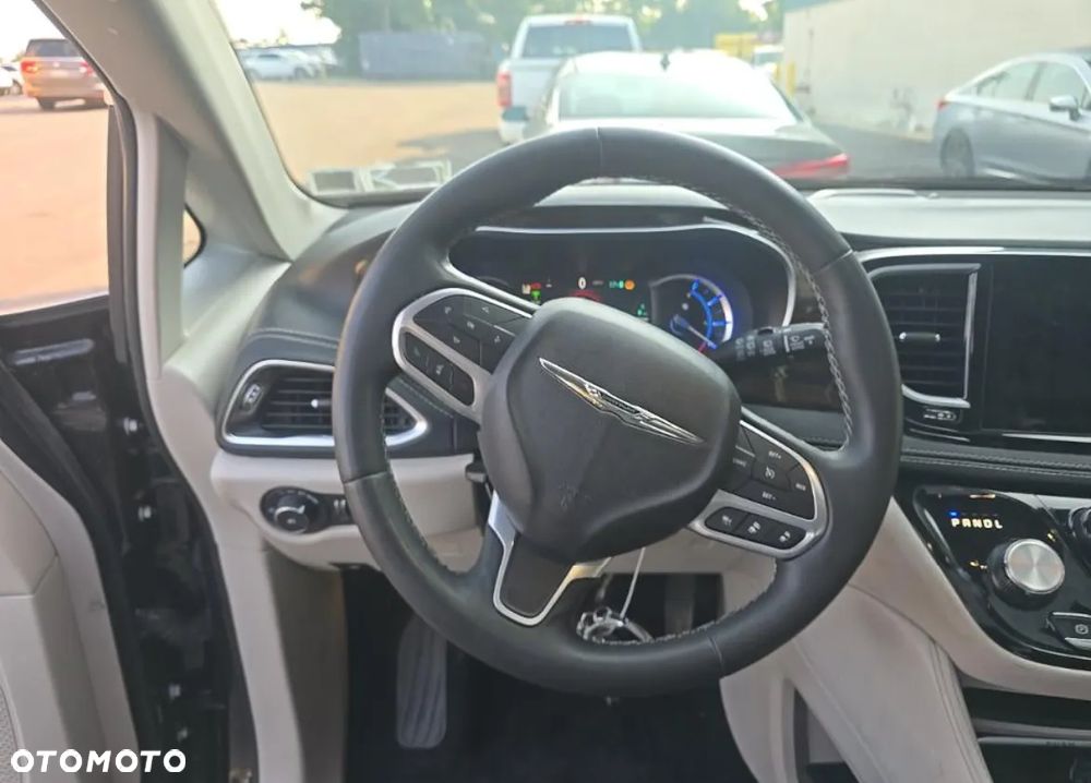 Chrysler Pacifica - 10