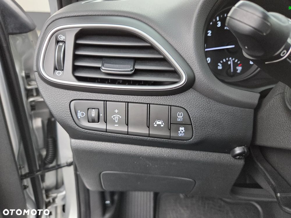 Hyundai i30 1.4 T-GDI GO Plus - 12