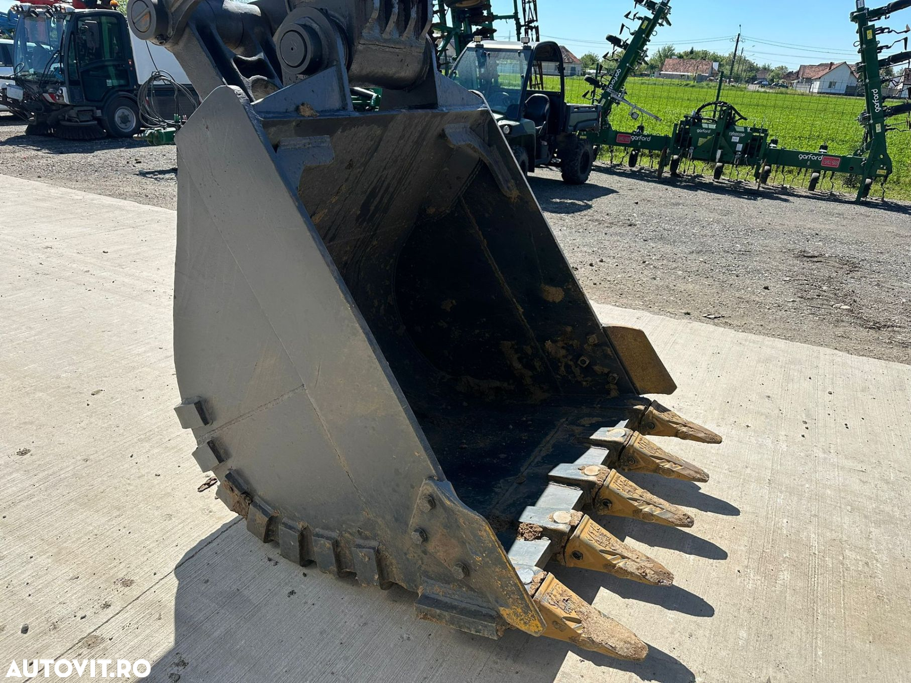 Volvo EC 300 DL Excavator - 5