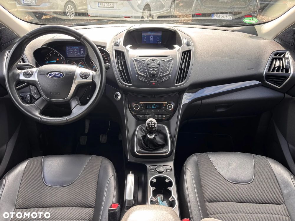 Ford Kuga 1.6 EcoBoost 2x4 Titanium - 8