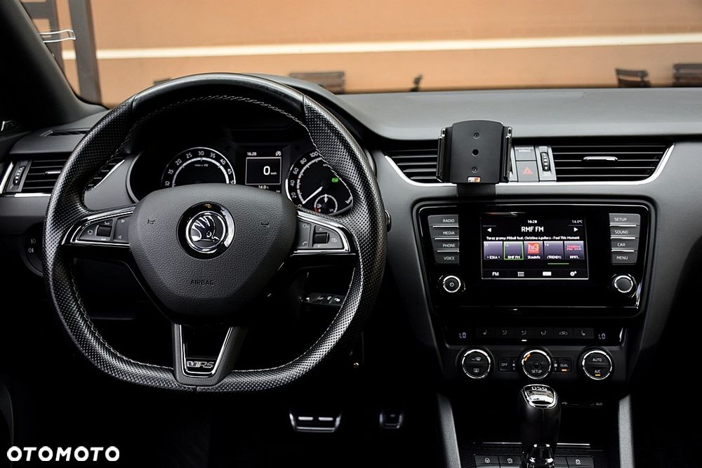 Skoda Octavia 2.0 TDI DSG RS - 5