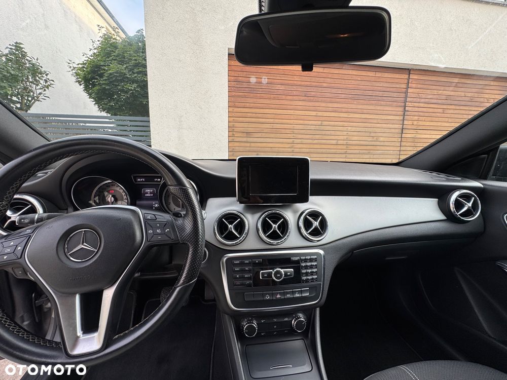 Mercedes-Benz CLA - 25