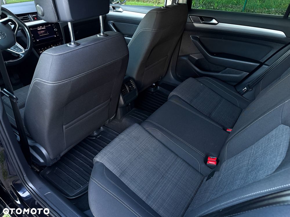 Volkswagen Passat 1.5 TSI EVO Elegance DSG - 9
