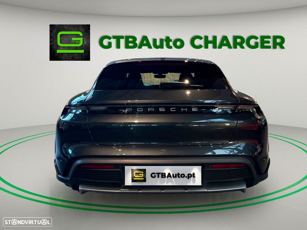 Porsche Taycan Cross Turismo - 24