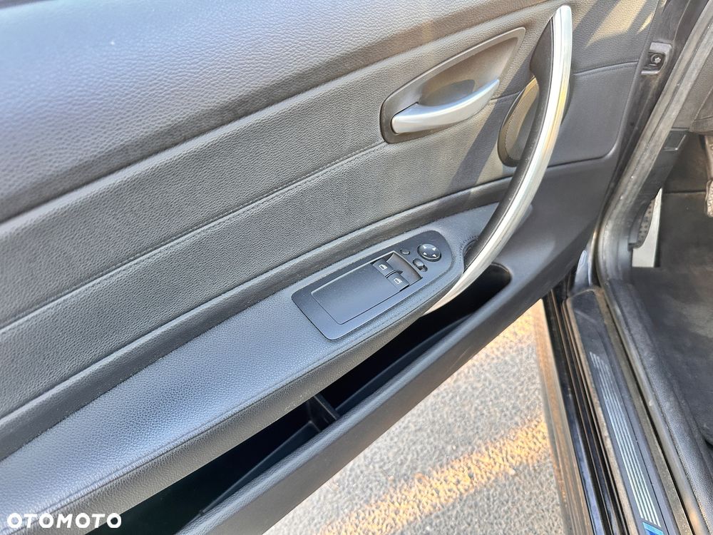 BMW Seria 1 123d DPF - 28