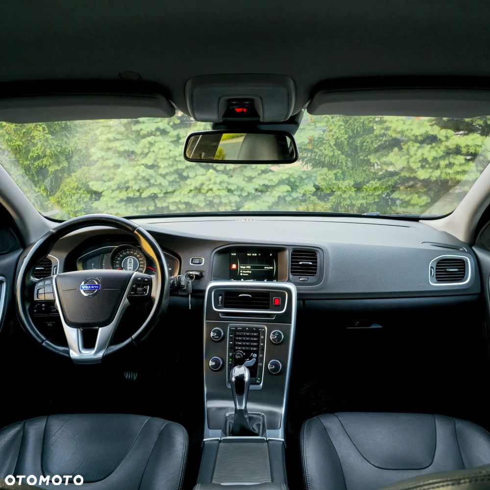 Volvo V60 D4 Momentum - 40