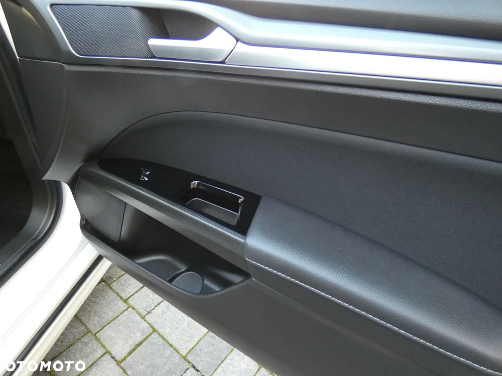 Ford Mondeo 2.0 TDCi Start-Stopp PowerShift-Aut Titanium - 36