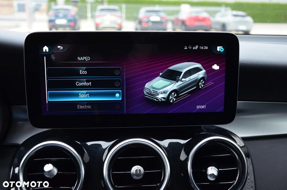 Mercedes-Benz GLC 300 de 4Matic 9G-TRONIC Exclusive - 33
