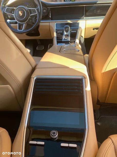 Porsche Panamera 4 E-Hybrid - 15