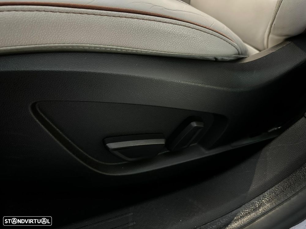 Renault Captur 1.6 E-Tech Plug-In Initiale Paris - 23