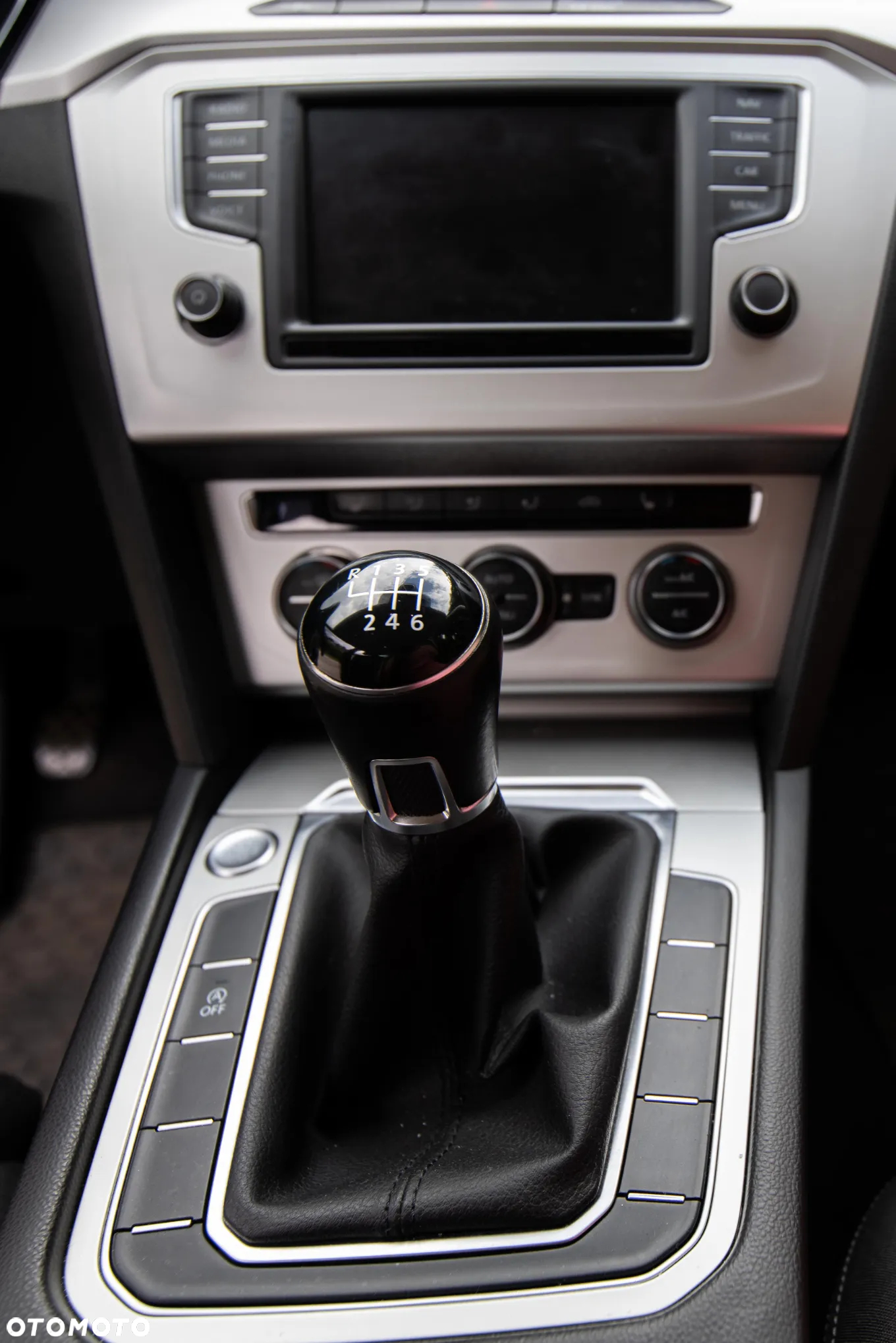 Volkswagen Passat - 15