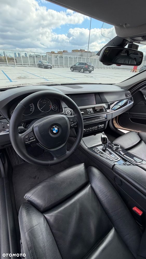 BMW Seria 5 525d - 9