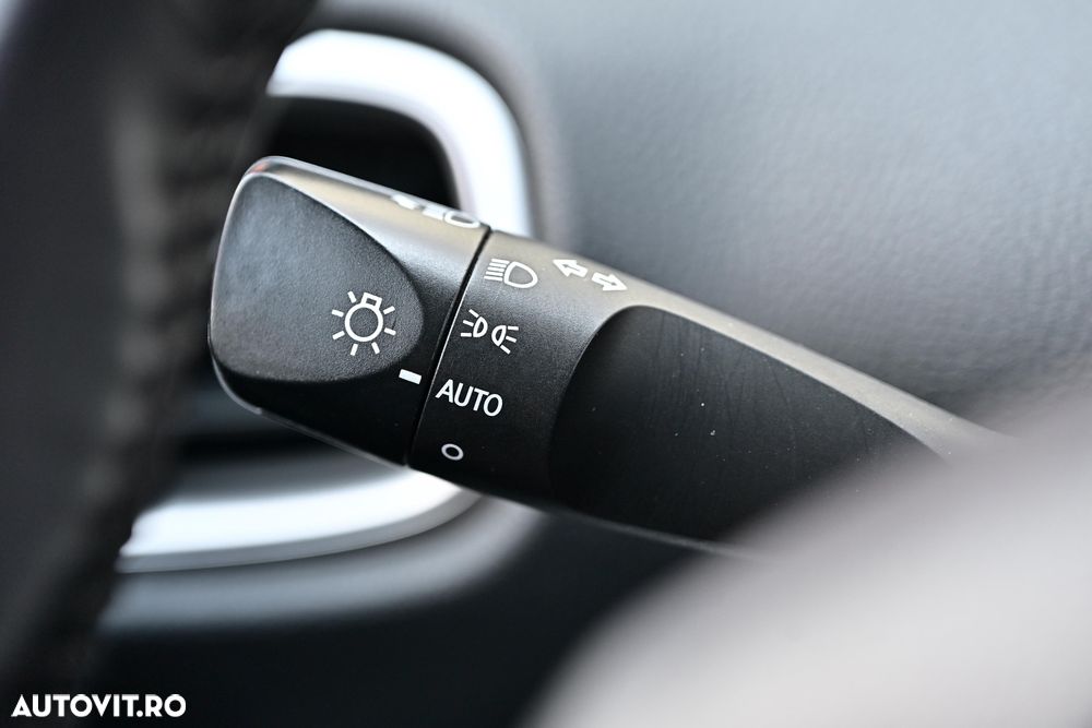 Toyota Prius - 27
