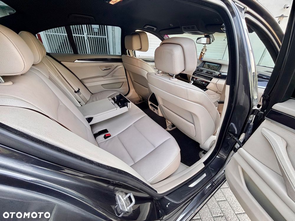 BMW Seria 5 523i - 8