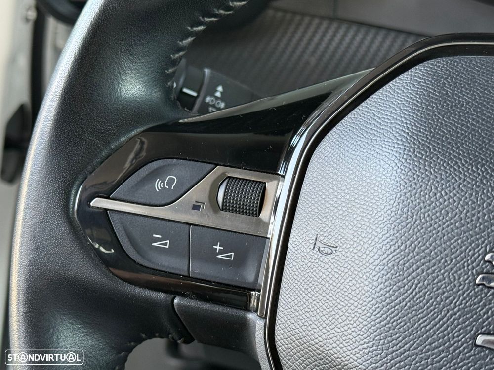 Peugeot 2008 1.5 BlueHDi Allure - 31