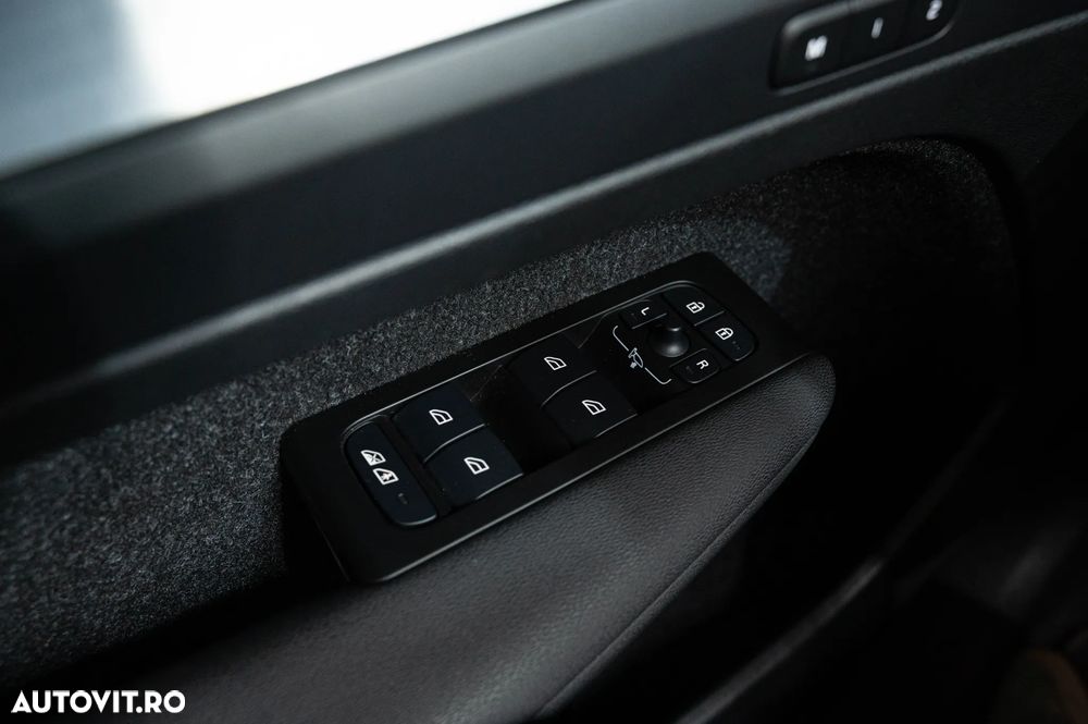 Volvo XC 40 Recharge T4 Twin Engine AT7 Inscription Expression - 27